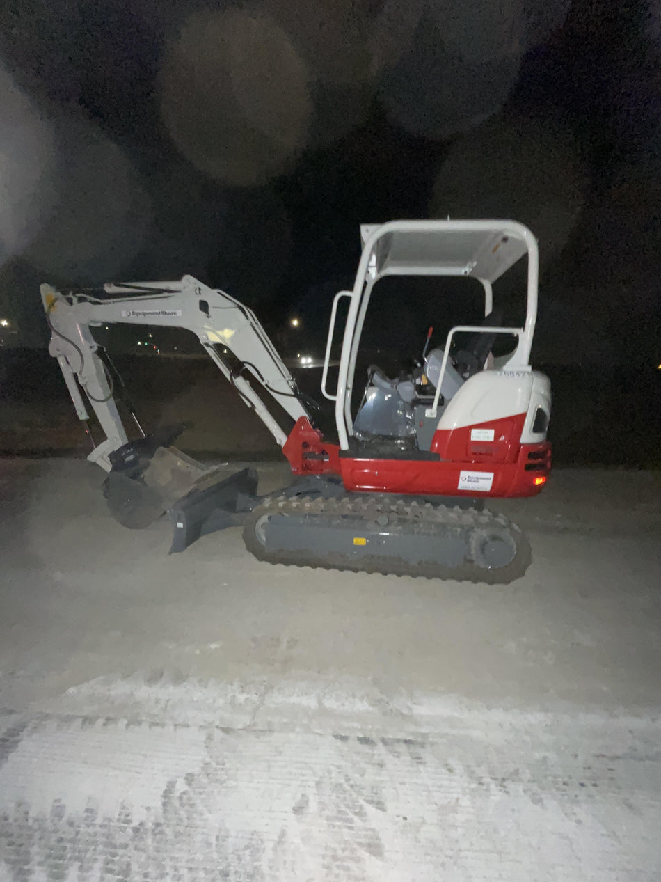 2022 TAKEUCHI TB235-2R