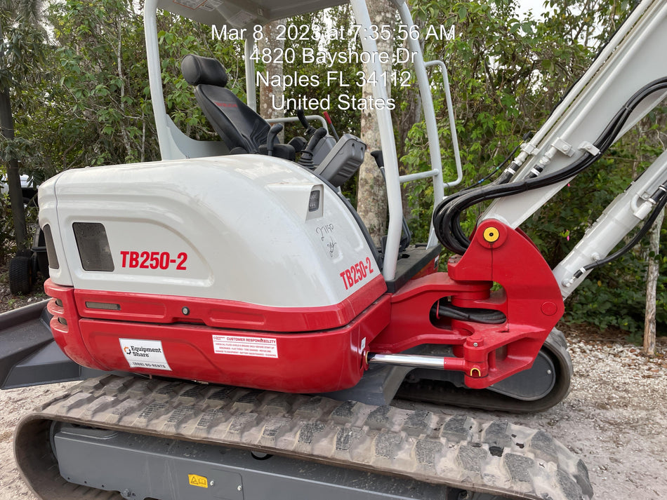 2023 TAKEUCHI TB250-2R