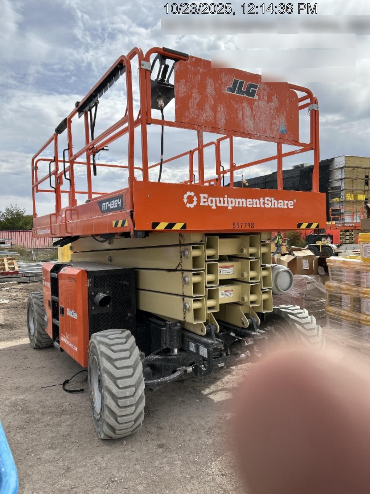 2025 JLG RT4394