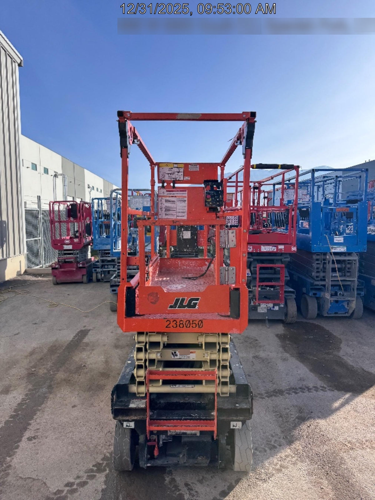 2022 JLG ES1932