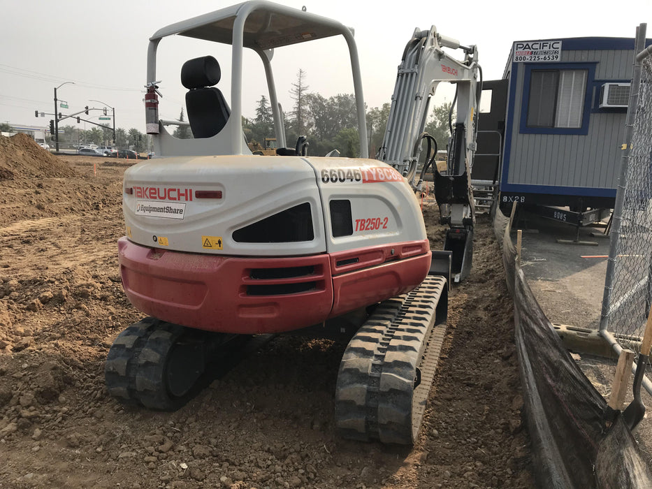 2020 TAKEUCHI TB250-2