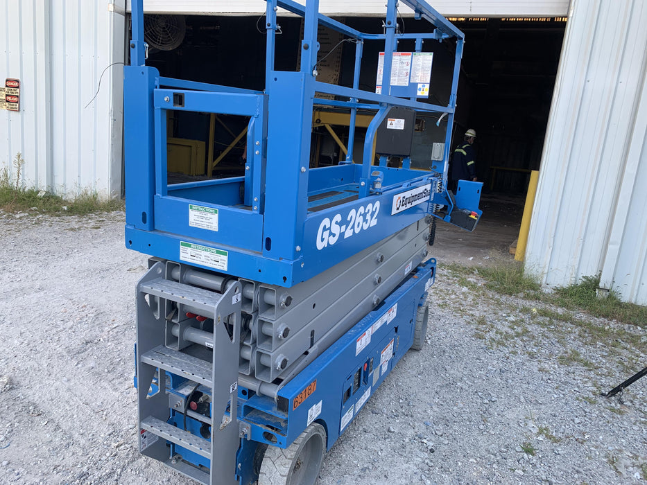 2020 Genie GS-2632 Standard, Folding half height swing gate