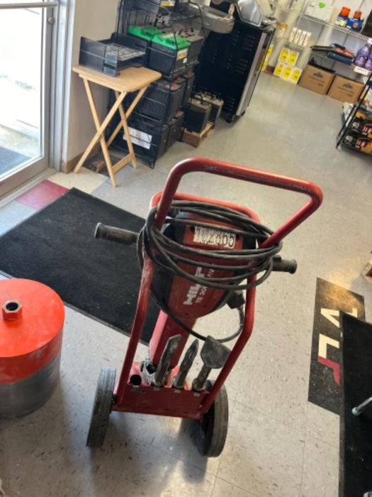 2020 HILTI TE 3000-AVR