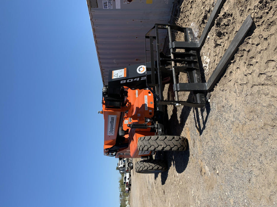 2020 SKYTRAK 8042