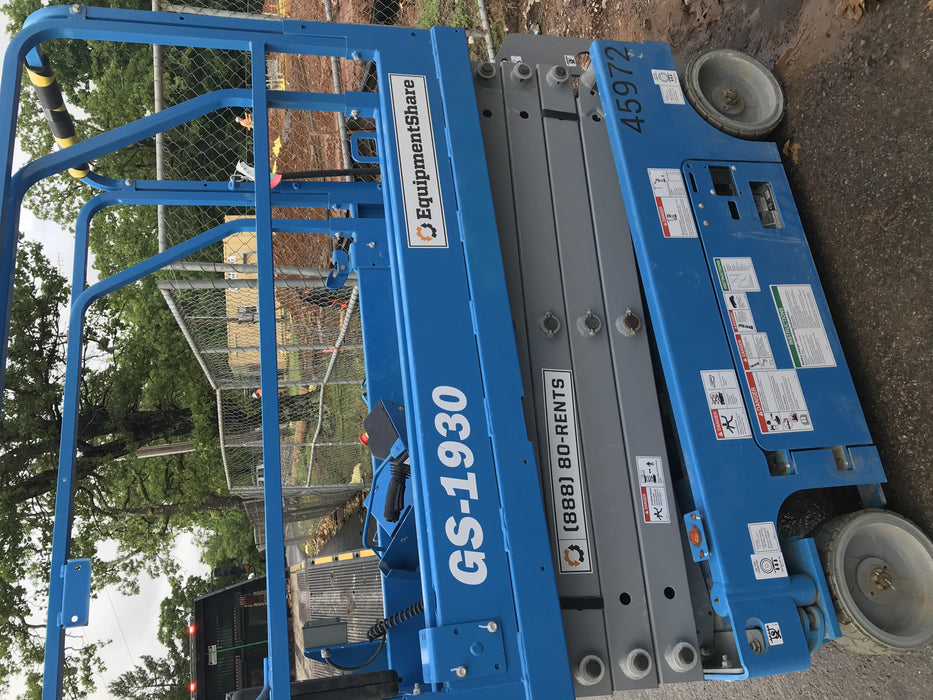 2019 Genie GS-1930 Fixed rails with chain Entry