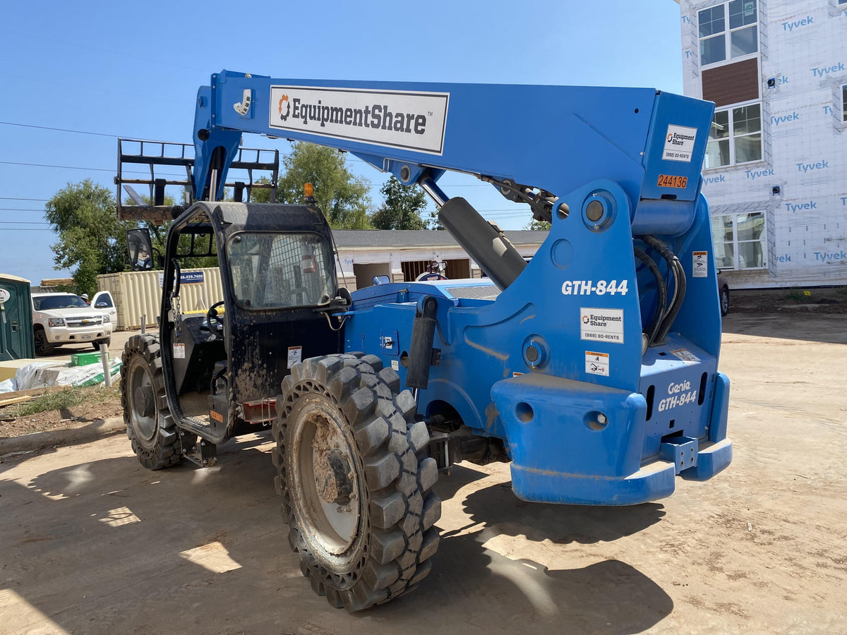 2022 GENIE GTH-844