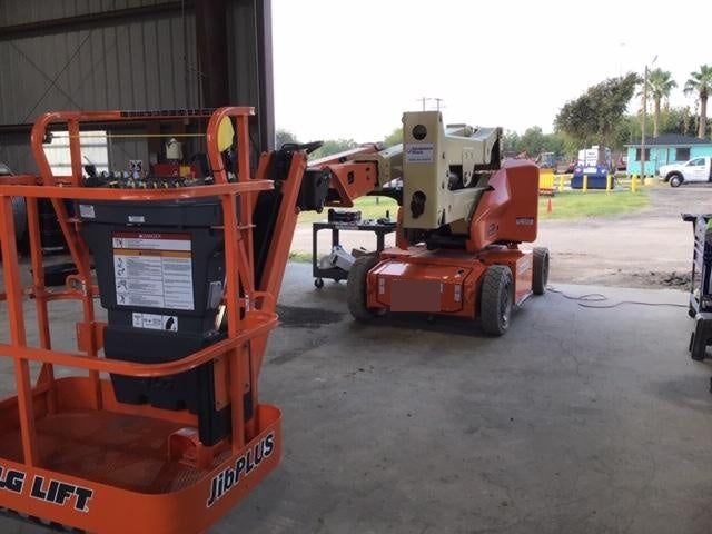 2019 JLG E400AJPN