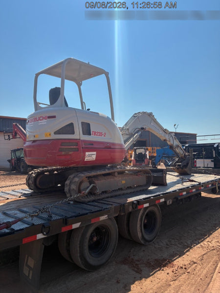 2022 TAKEUCHI TB235-2R