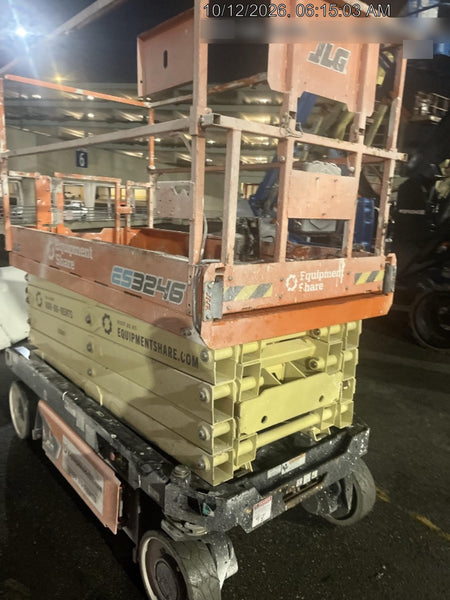 2022 JLG ES3246