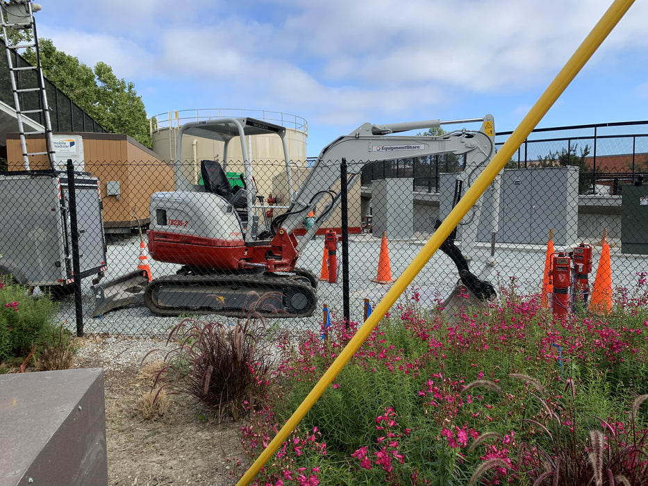 2022 TAKEUCHI TB235-2R