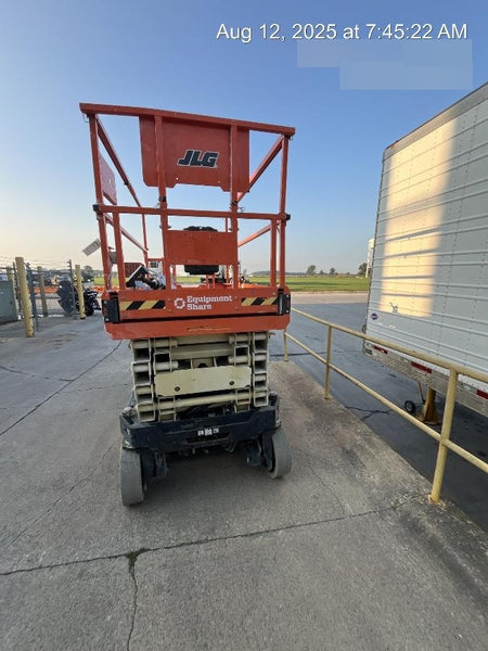 2023 JLG ES3246