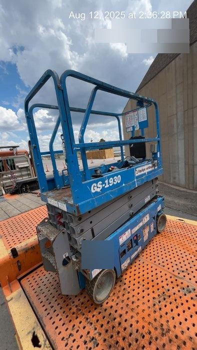 2019 Genie GS-1930 Fixed rails with chain Entry