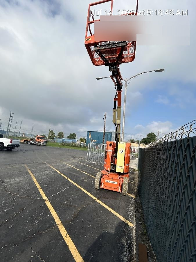 2023 JLG E300AJP