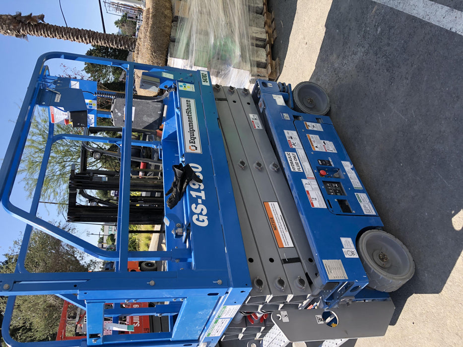 2019 Genie GS-1930 Half Height Swing Gate, 800W Inverter