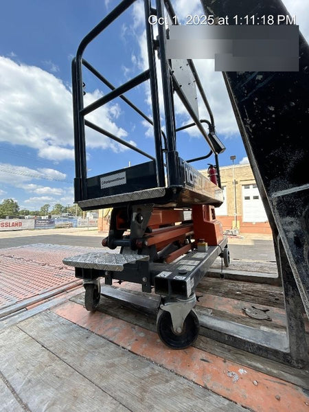 2023 JLG 1030P