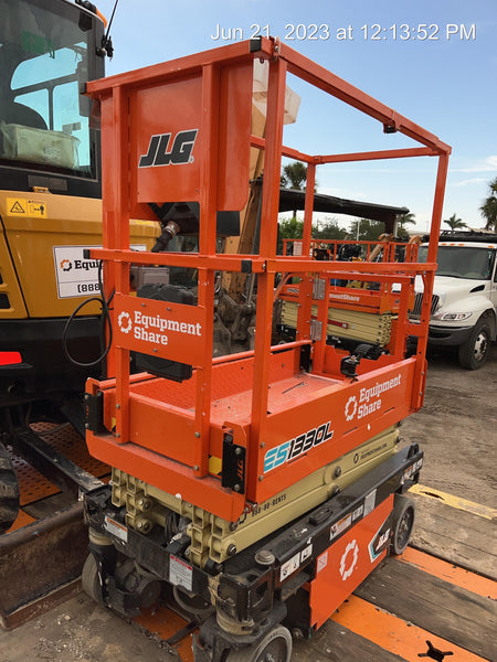 2022 JLG ES1330L