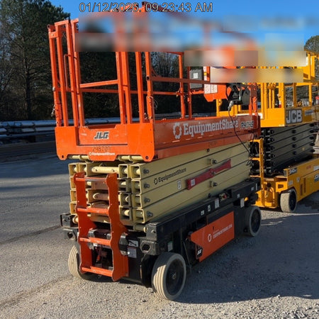 2023 JLG R4045