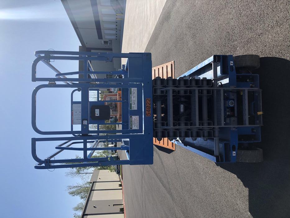 2019 Genie GS-4047 Folding rails with half height swing gate, 800W Inverter