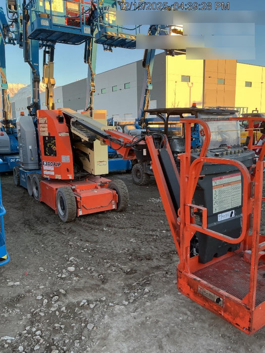 2019 JLG E300AJP