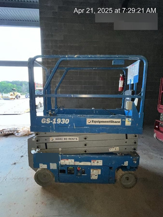 2019 Genie GS-1930 Fixed rails with chain Entry