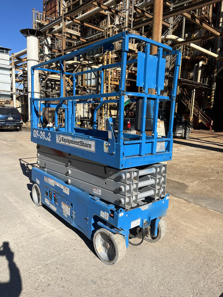 2019 Genie GS-2632 Folding rails with half height swing gate