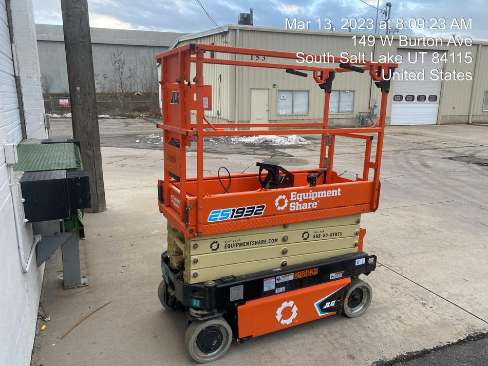2023 JLG ES1932