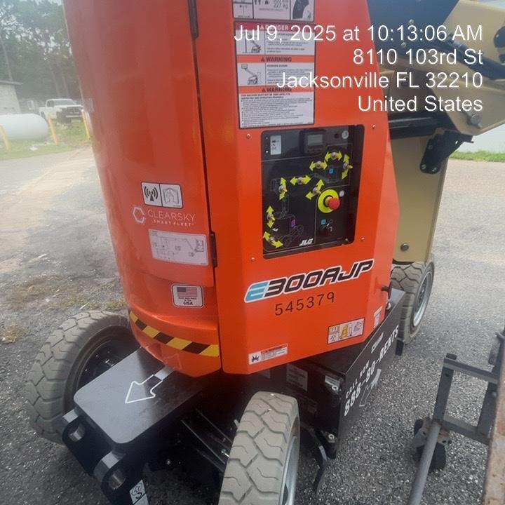 2025 JLG E300AJP