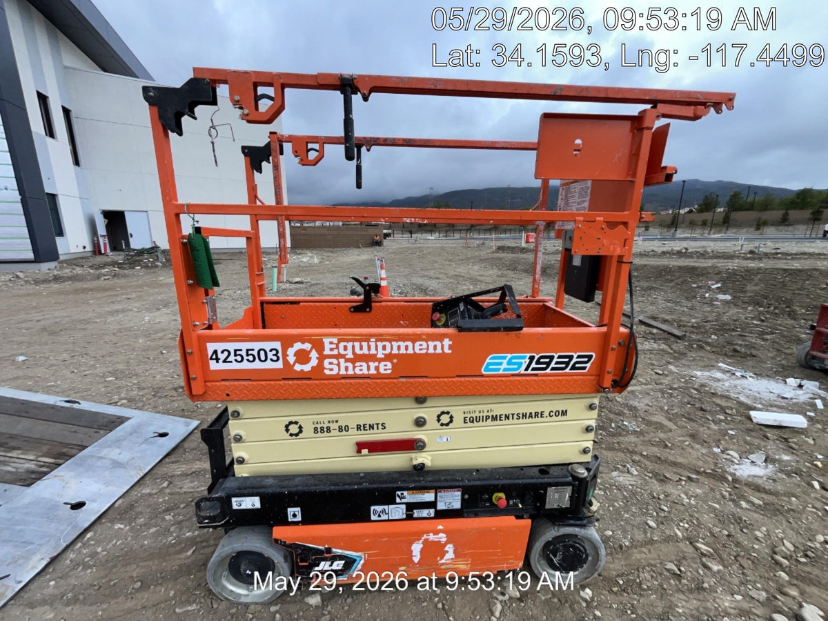 2024 JLG ES1932