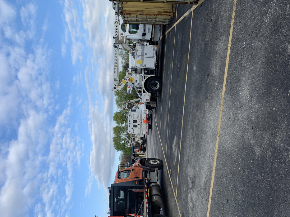 2020 Genie GS-2632 Solid NM Tires, Folding Rails with Half-Height Swing Gate, Beacon