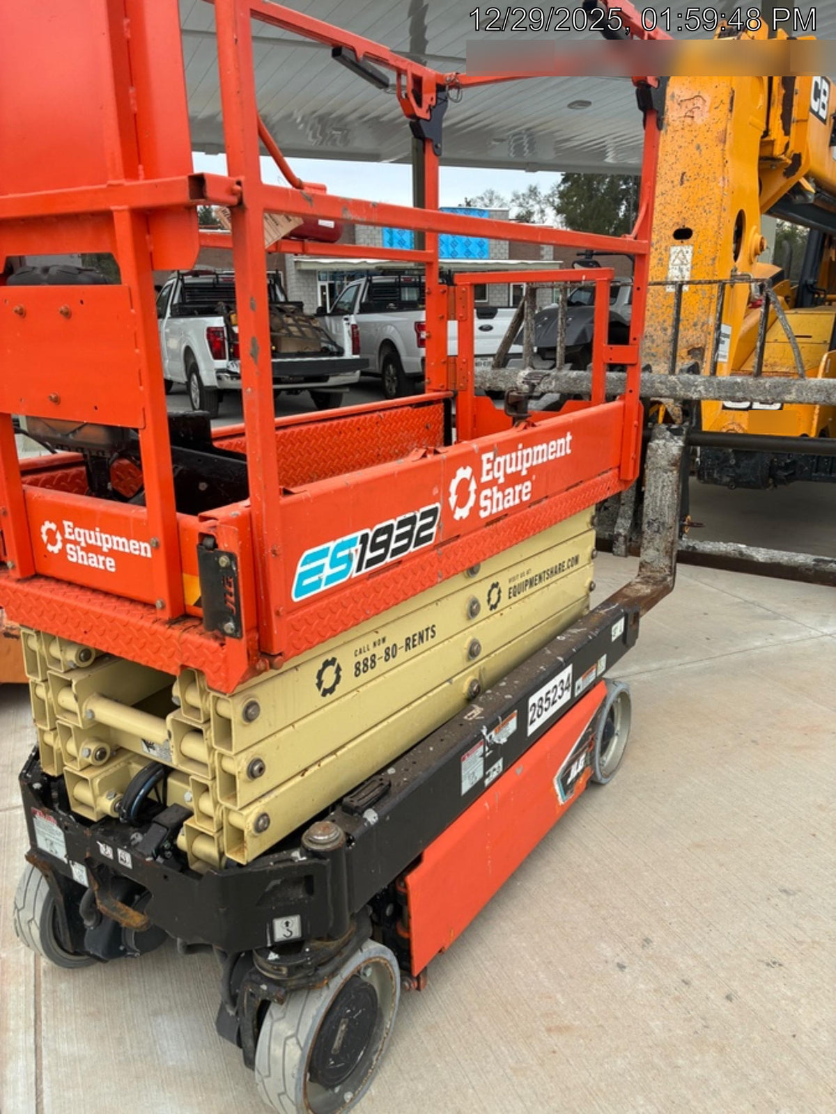 2022 JLG ES1932