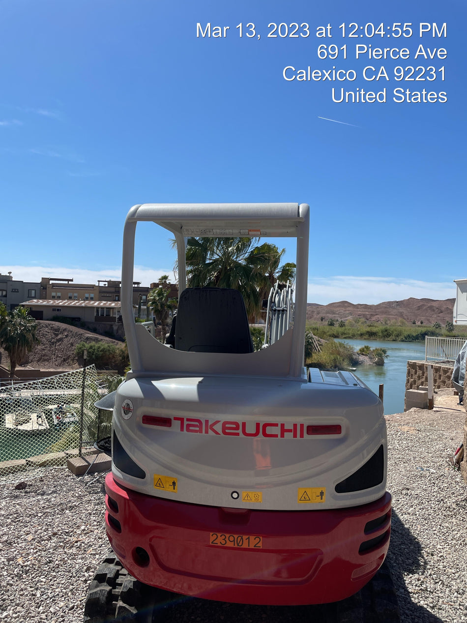 2022 TAKEUCHI TB235-2R