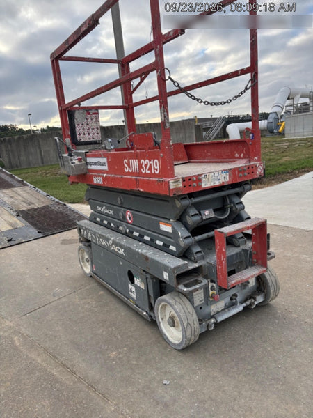 2018 Skyjack SJIII-3219 Skyjack SJIII3219 Scissor Lift w/Trojan Batteries
