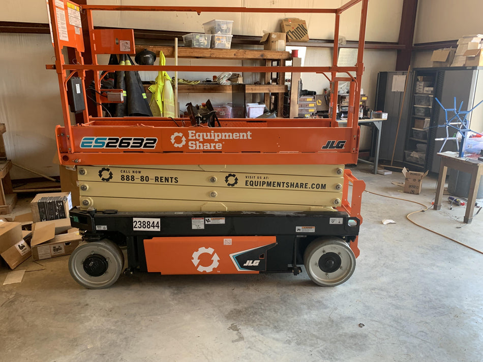 2022 JLG ES2632
