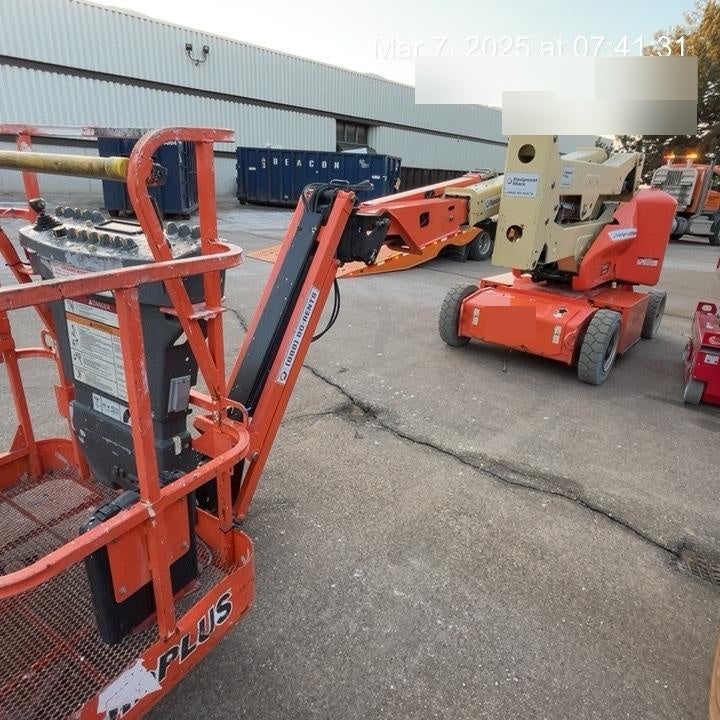 2019 JLG E400AJPN