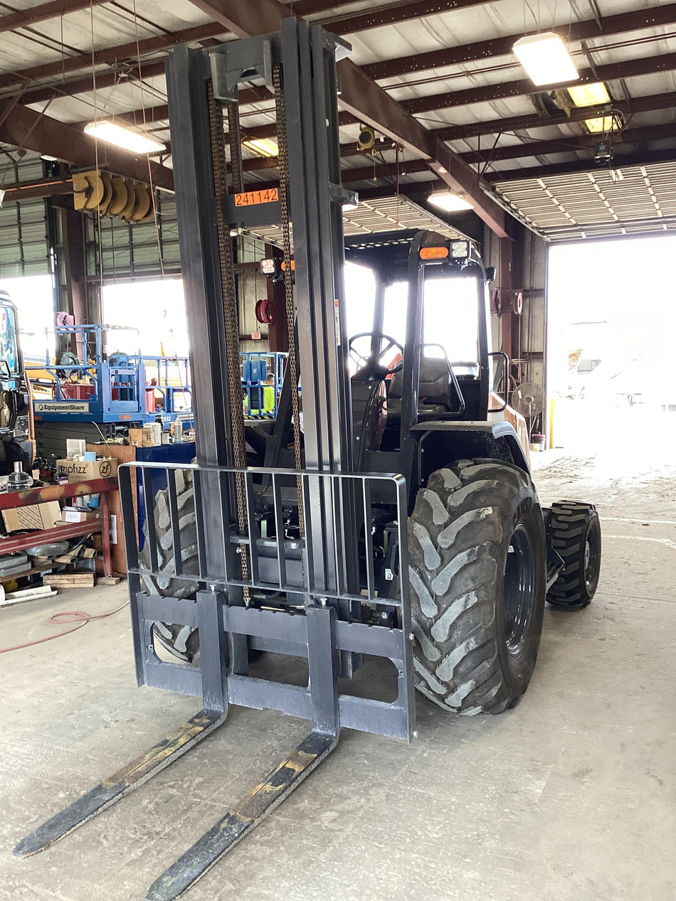 2022 CASE 586H
