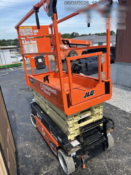 2025 JLG ES1932