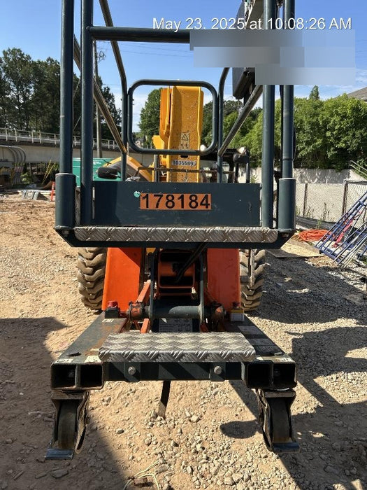 2021 JLG 1030P