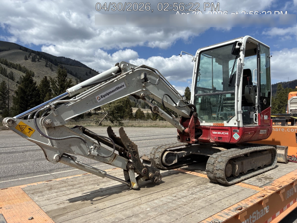 2022 TAKEUCHI TB235-2CR