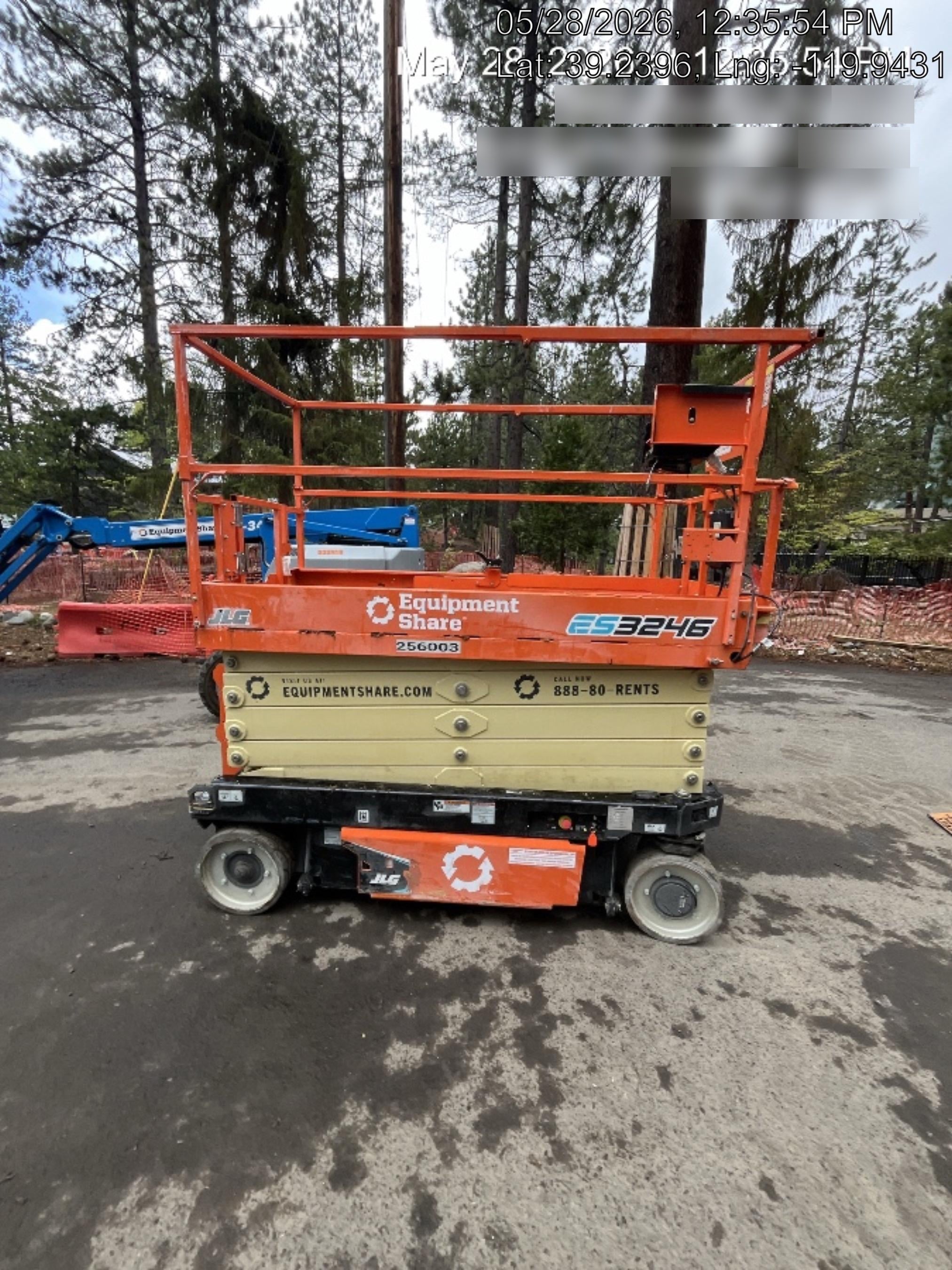 2022 JLG ES3246
