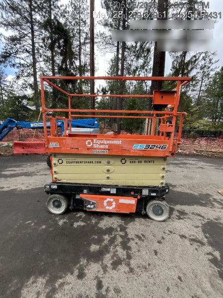 2022 JLG ES3246