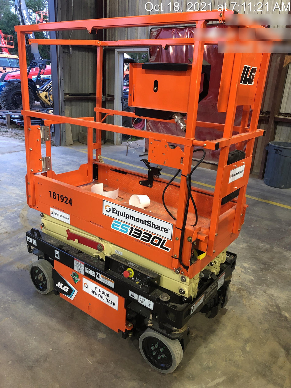 2021 JLG ES1330L