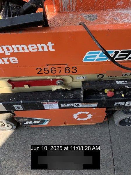 2022 JLG ES1330L