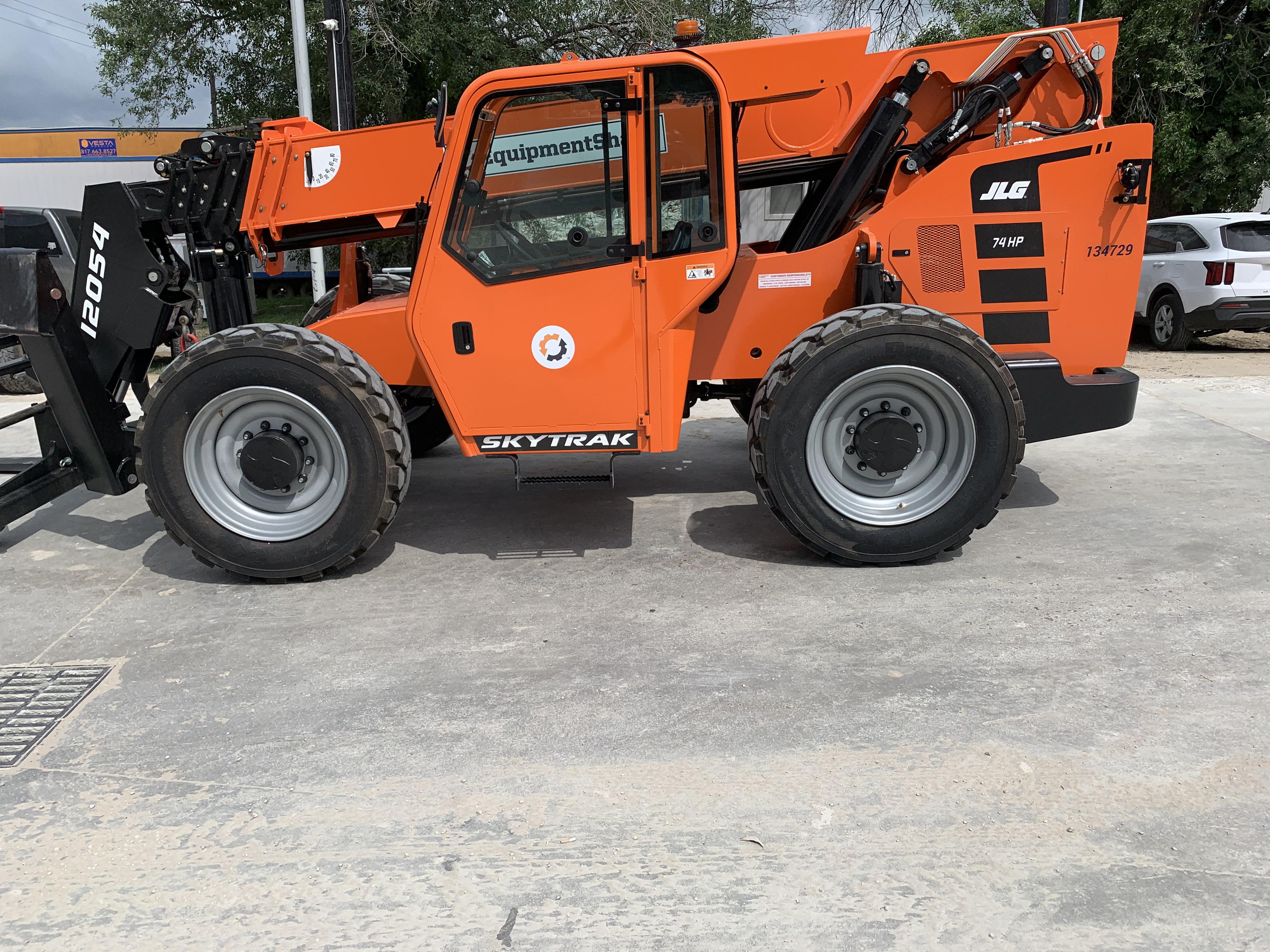 2021 JLG 12054