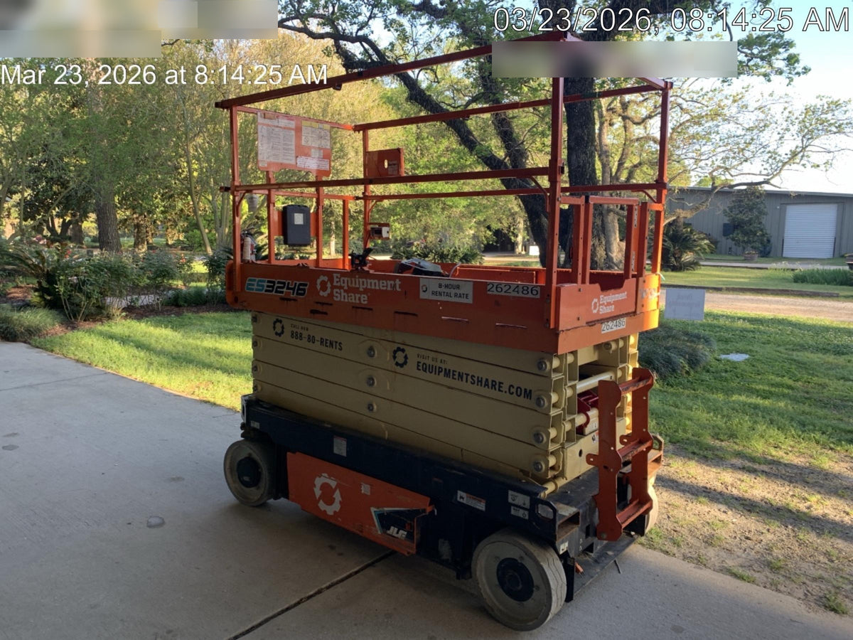 2022 JLG ES3246