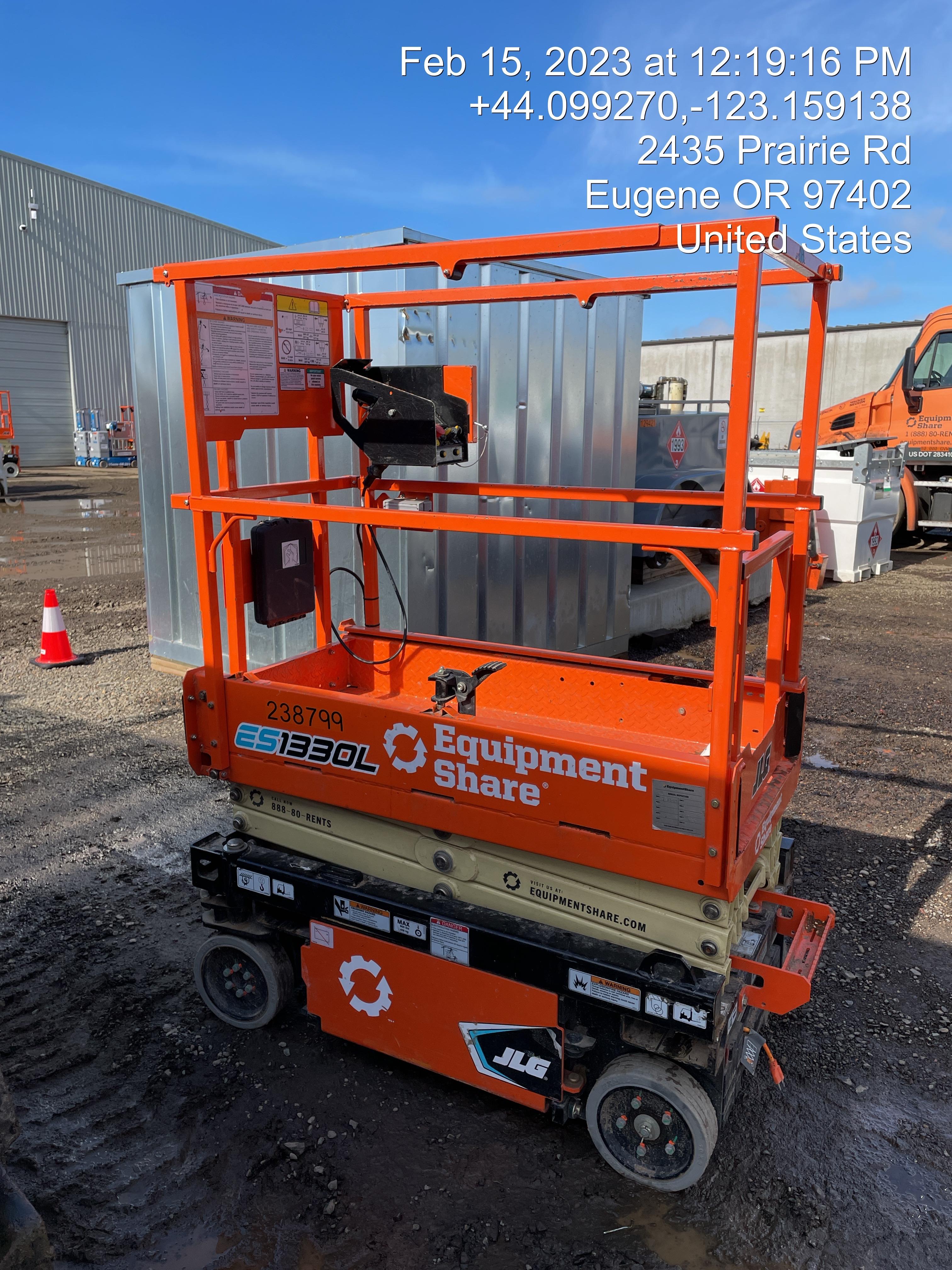 2022 JLG ES1330L