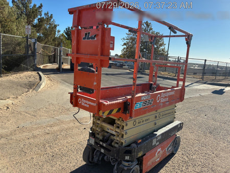 2022 JLG ES1932