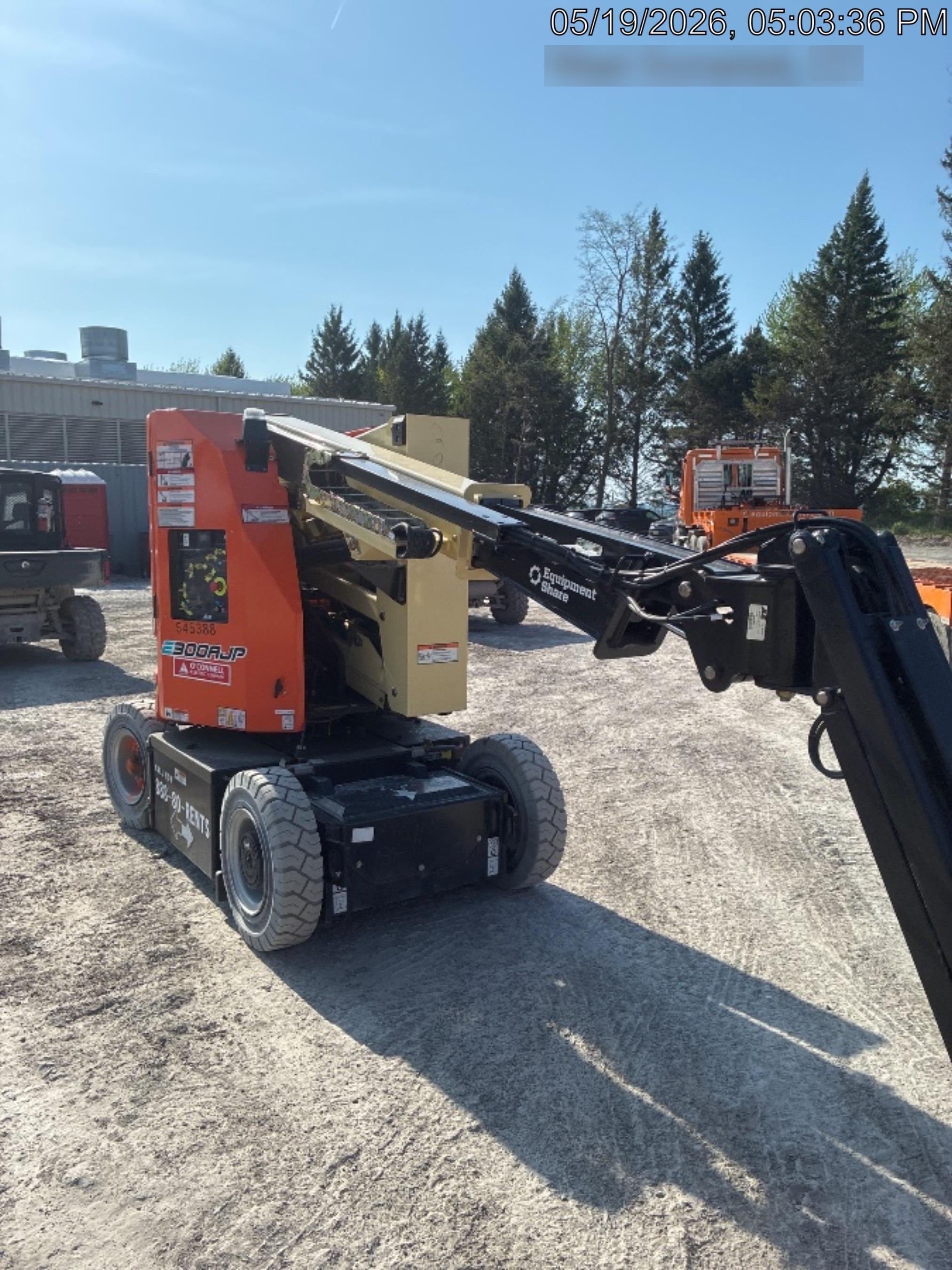 2025 JLG E300AJP