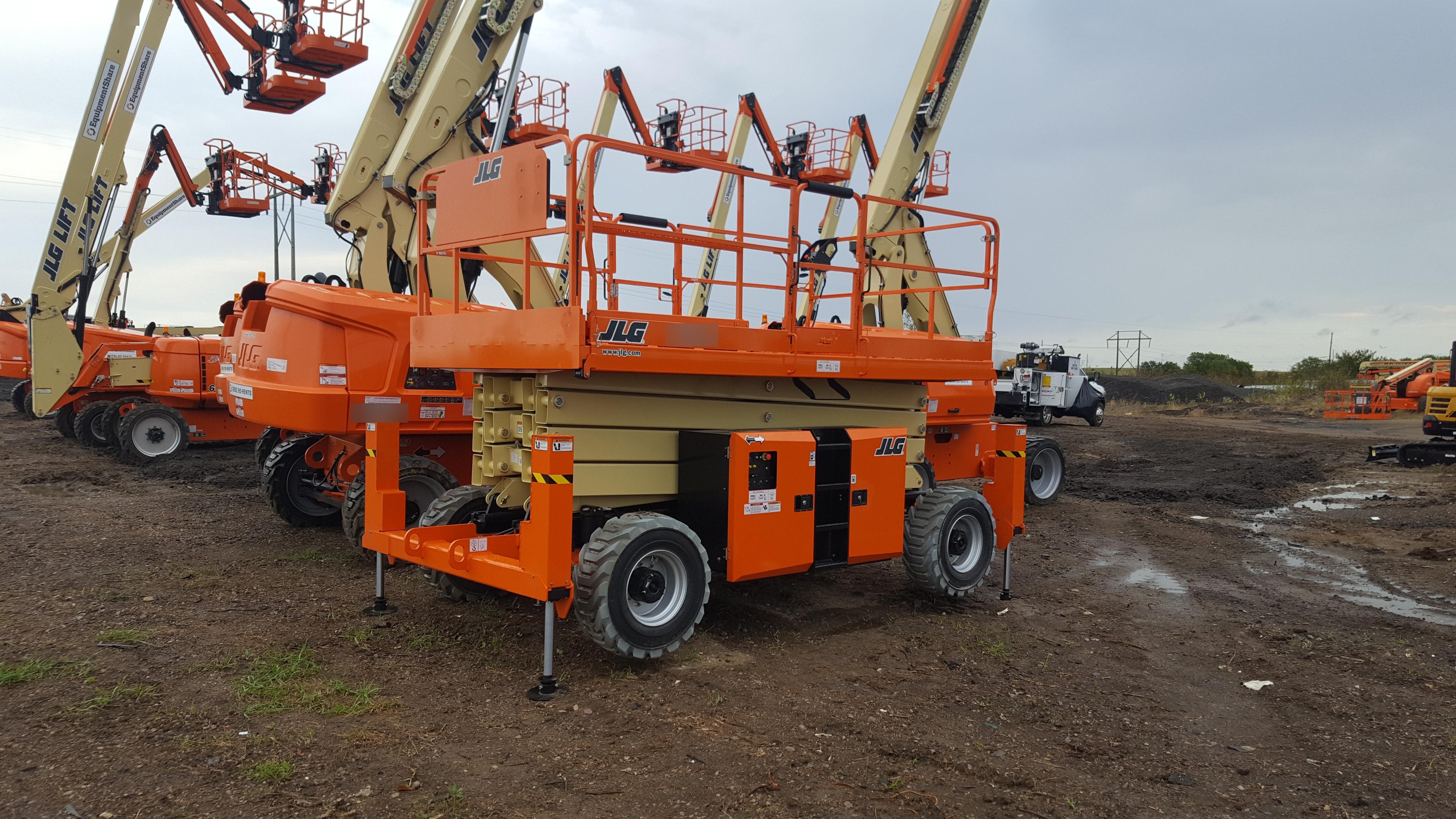 2019 JLG 430LRT