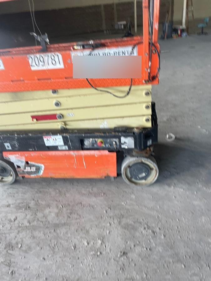 2022 JLG ES1932