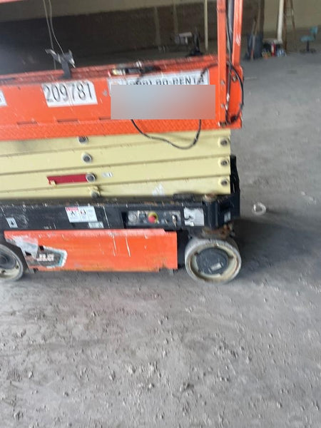 2022 JLG ES1932